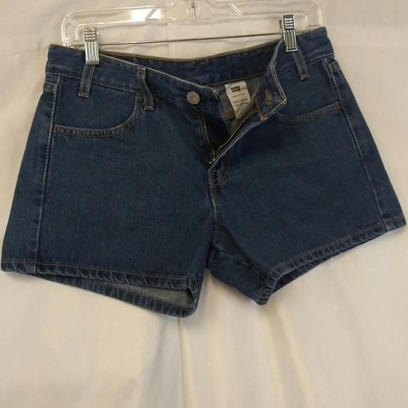 Levi's Junior Blue Dark Wash Four Pocket Mid Rise Zipper Fly Denim Jean Short - Picture 3 of 8